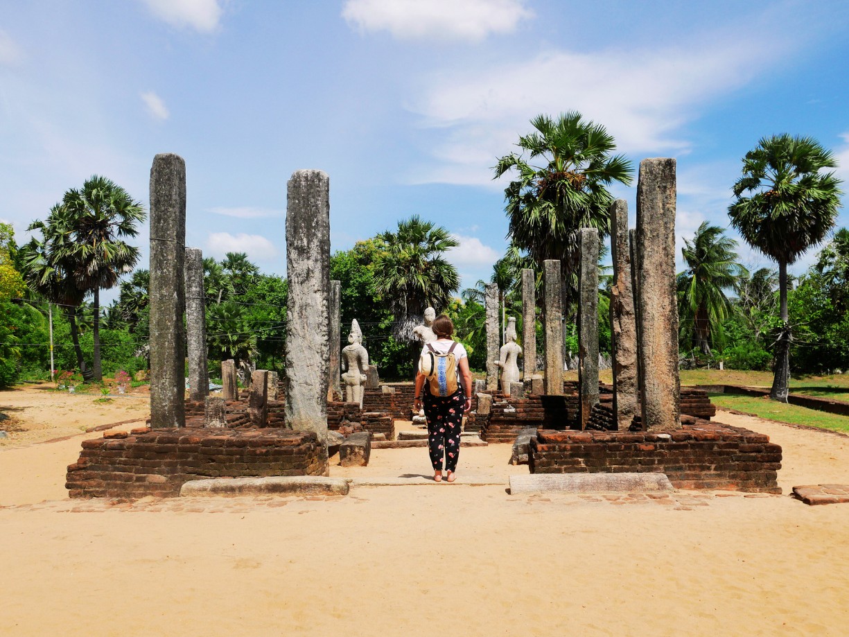 temple Muhudu Maha Vihara avec caroline tongs et sri lanka