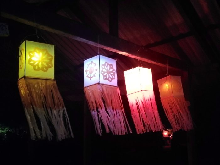 lanternes pour la fête des lumières au Sri Lanka
