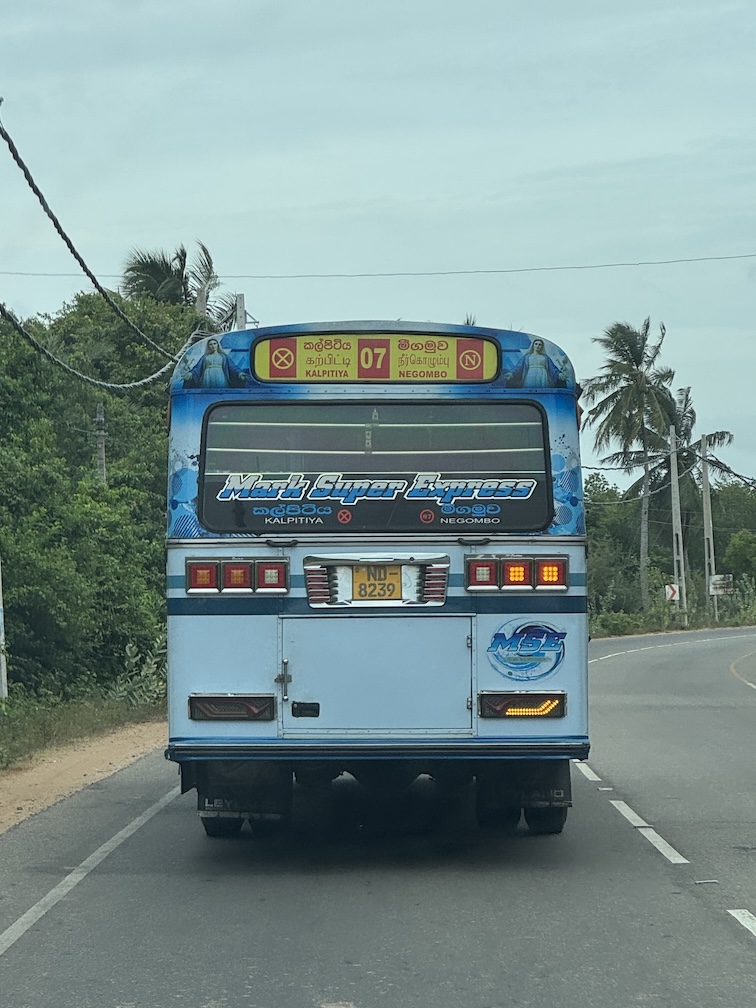 bus negombo kalpitiya