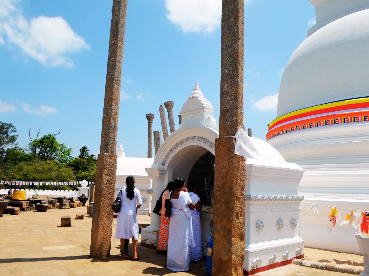 priere a anuradhapura au sri lanka