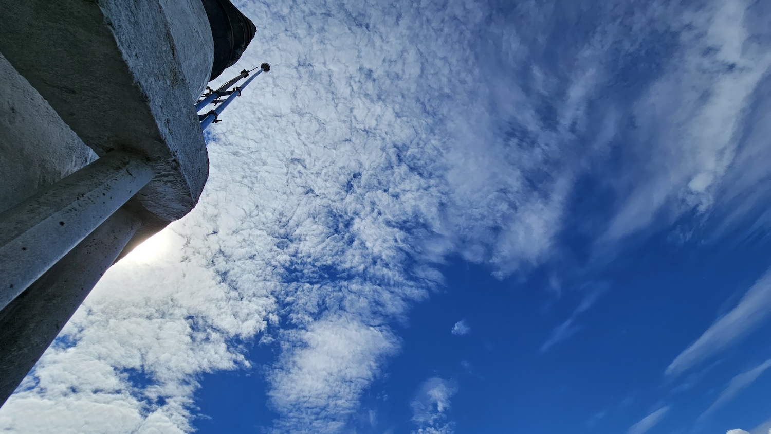ciel bleu ambuluwawa