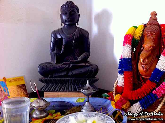 Bouddha au Sri Lanka par Tongs et Sri Lanka Bouddha au Sri Lanka par Tongs et Sri Lanka