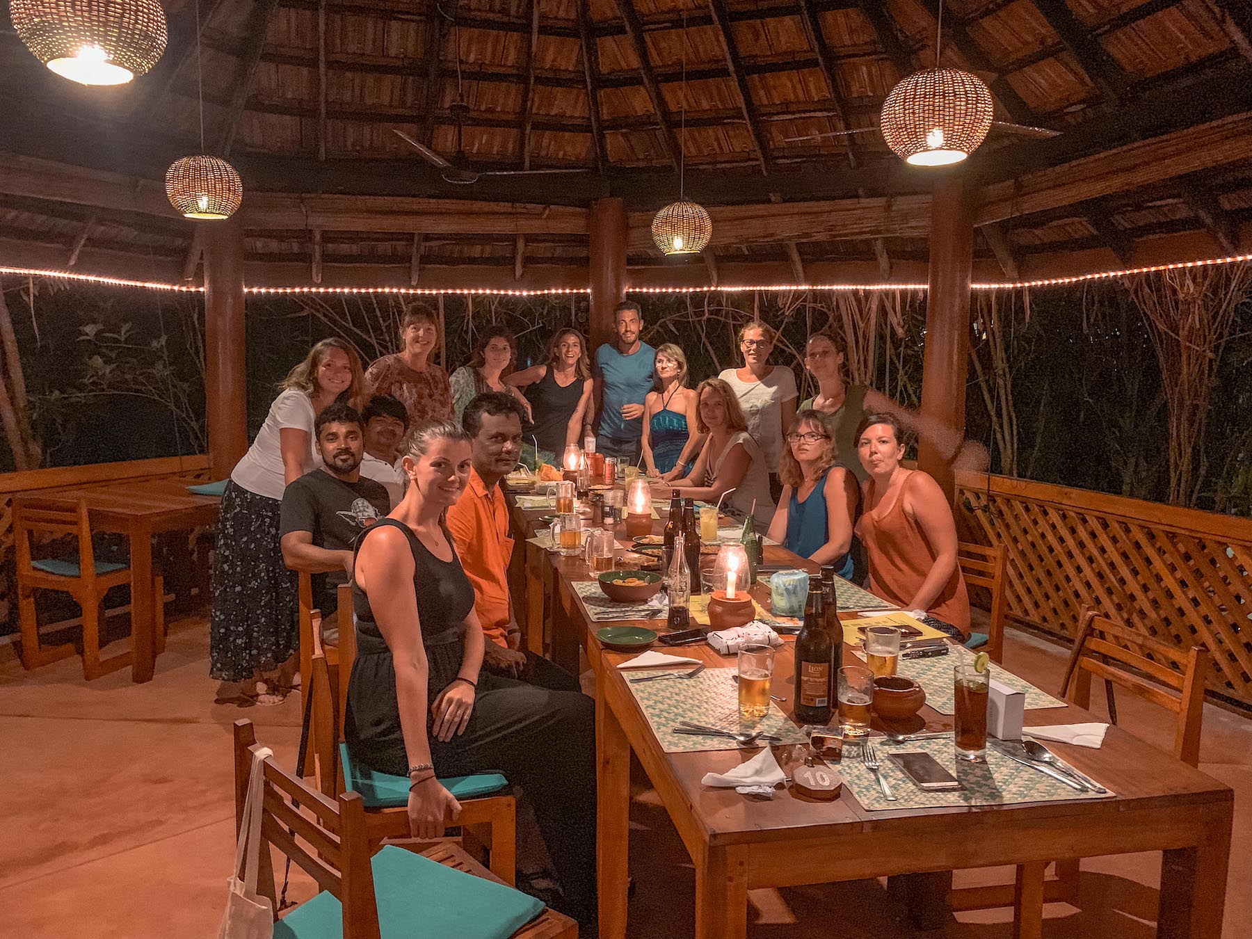 tout le groupe voyager au sri lanka avec les abonnés