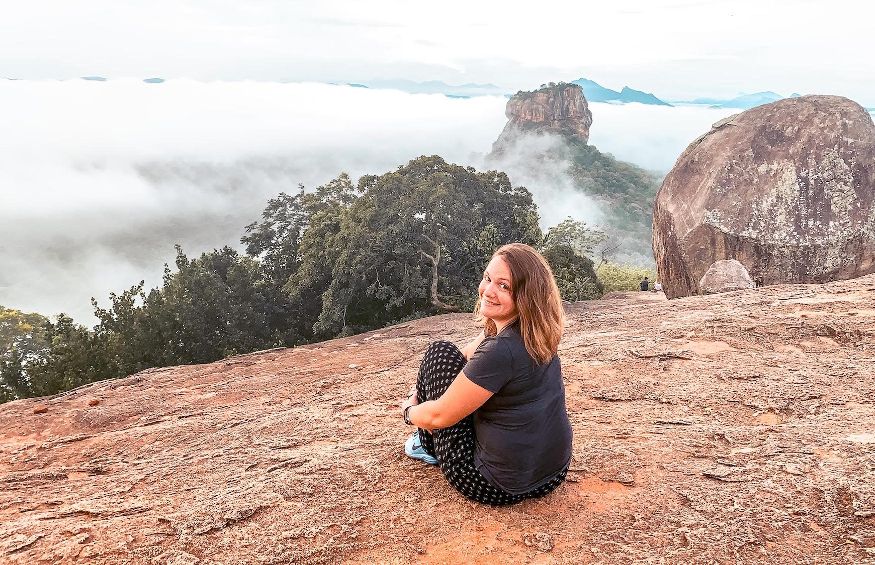 pidurangala caro tongs