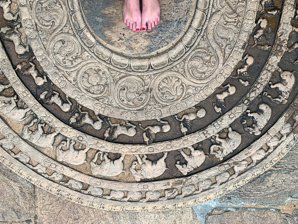voyage virtuel : pierre de lune polonnaruwa