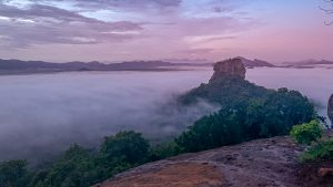 rocher de sigiriya depuis pidurangala