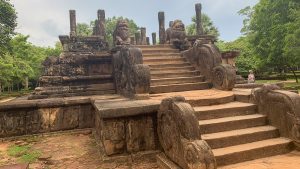 temple polonnaruwa