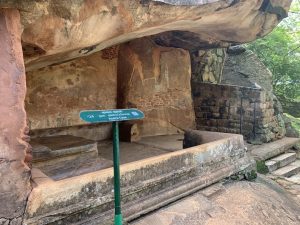 grottes rocher du lion