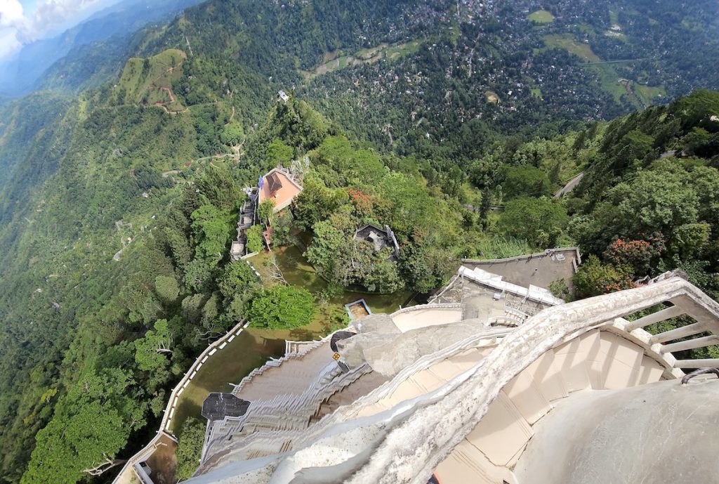 vue sur la campagne sri lankaise depuis le sommet